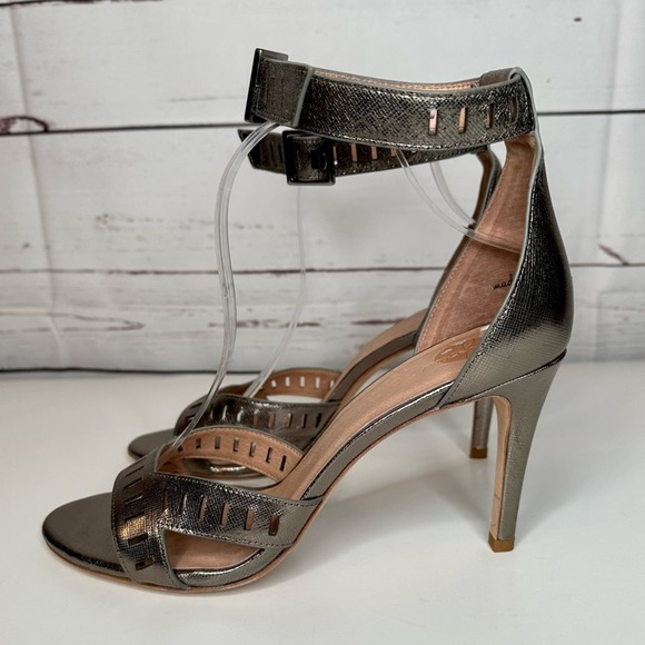 Joie | Airlie Metallic Cutout Ankle Strap Sandal - Picture 8 of 10